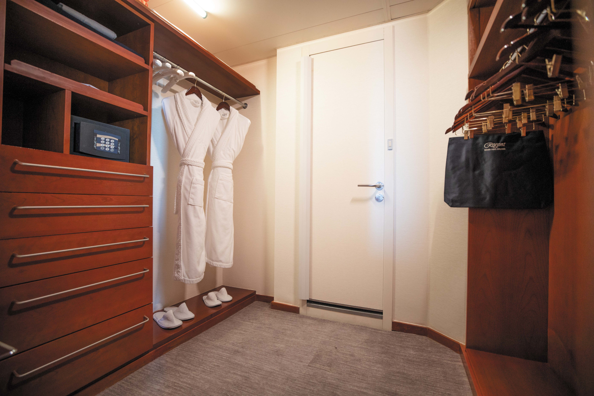 MyCruise Regent-Seven-Seas-Cruises Seven-Seas-Voyager Kahytter Suite SS3